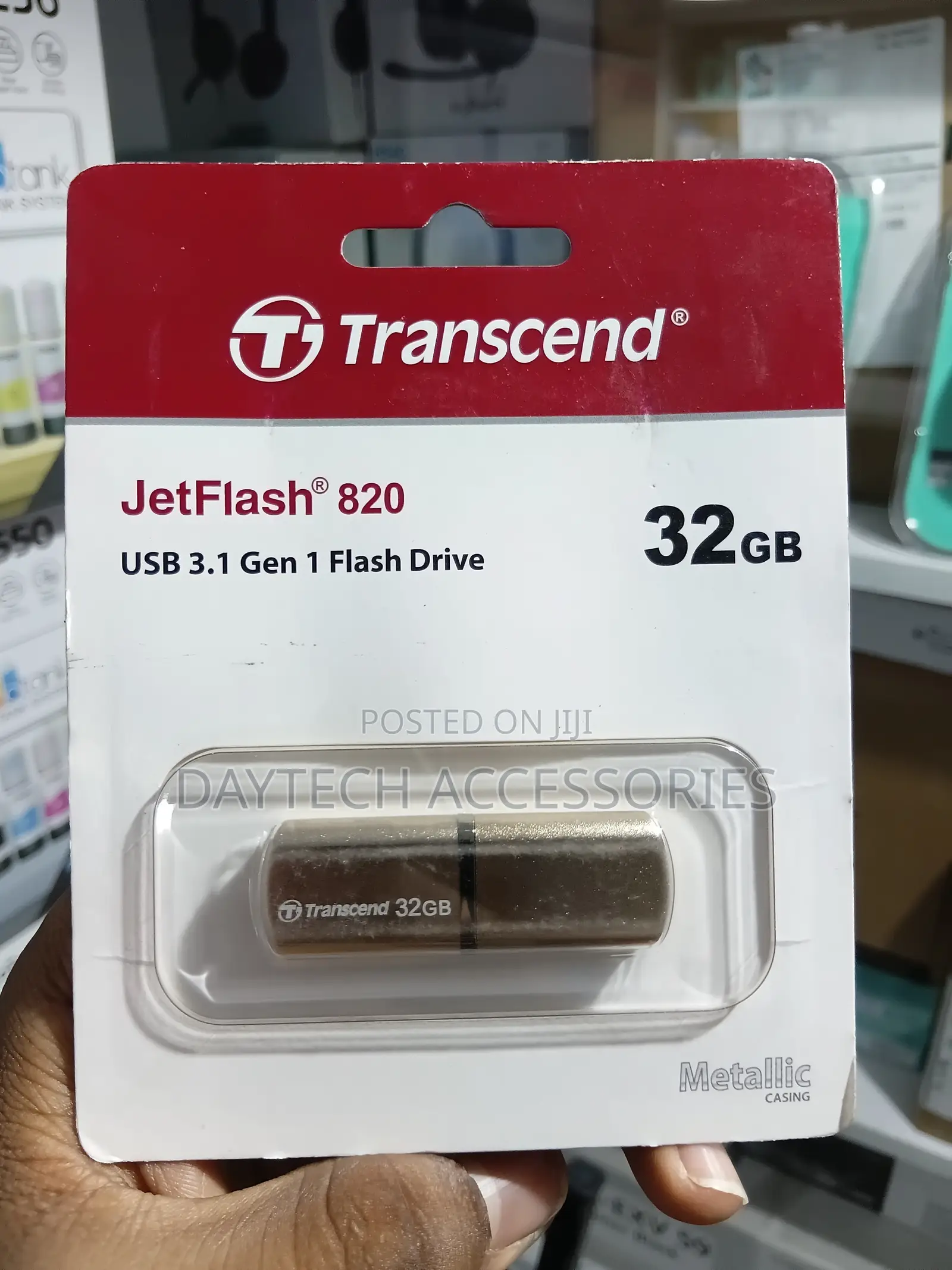 Transcend JetFlash 820 32GB Pen Drive/Flash Drive (Gold)