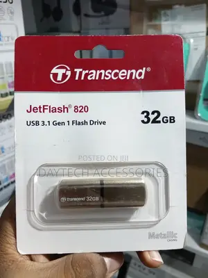 Transcend JetFlash 820 32GB Pen Drive/Flash Drive (Gold)
