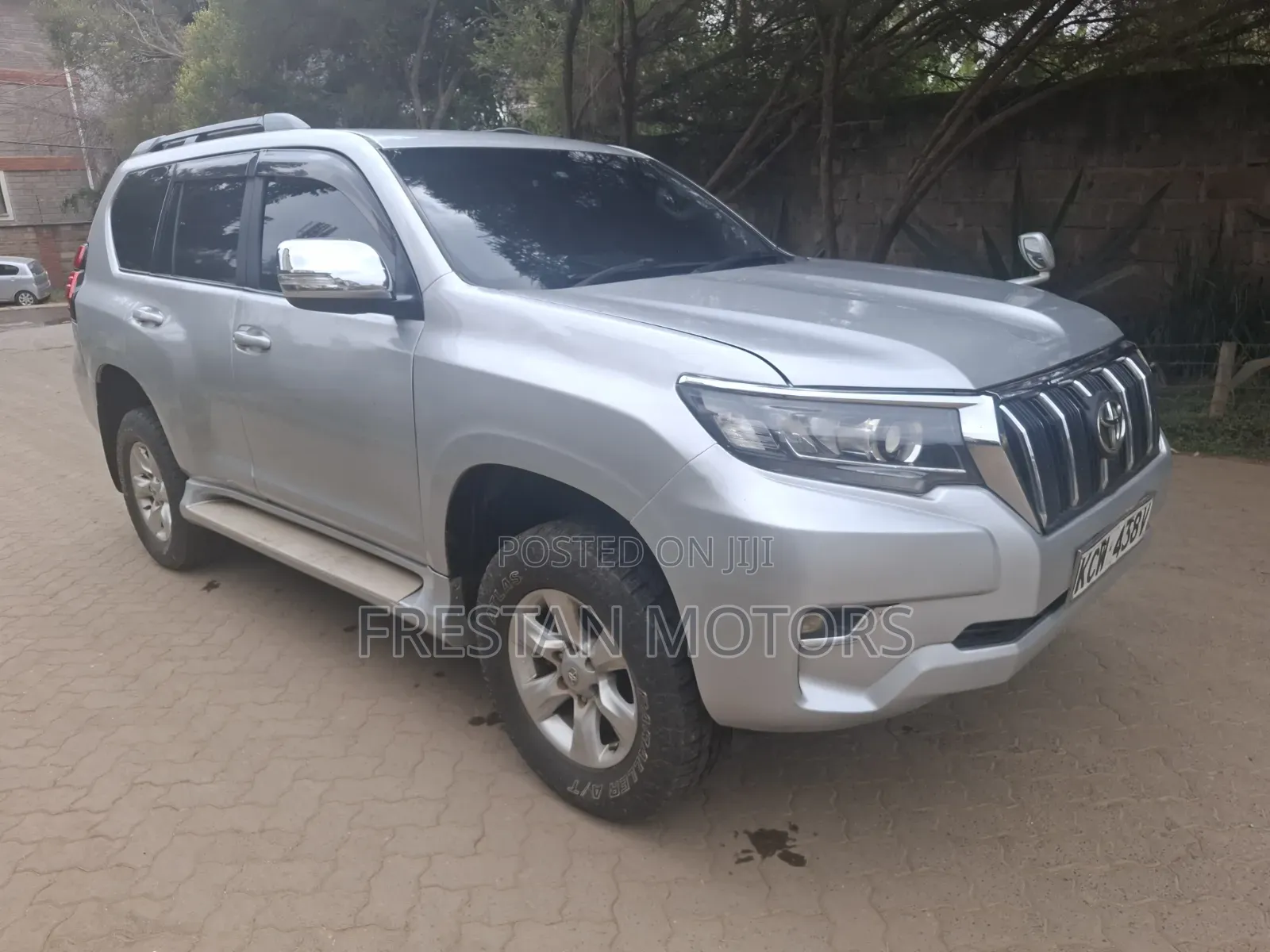 Toyota Land Cruiser Prado 2012 Silver