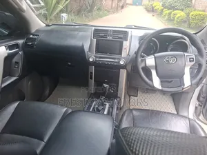 Toyota Land Cruiser Prado 2012 Silver