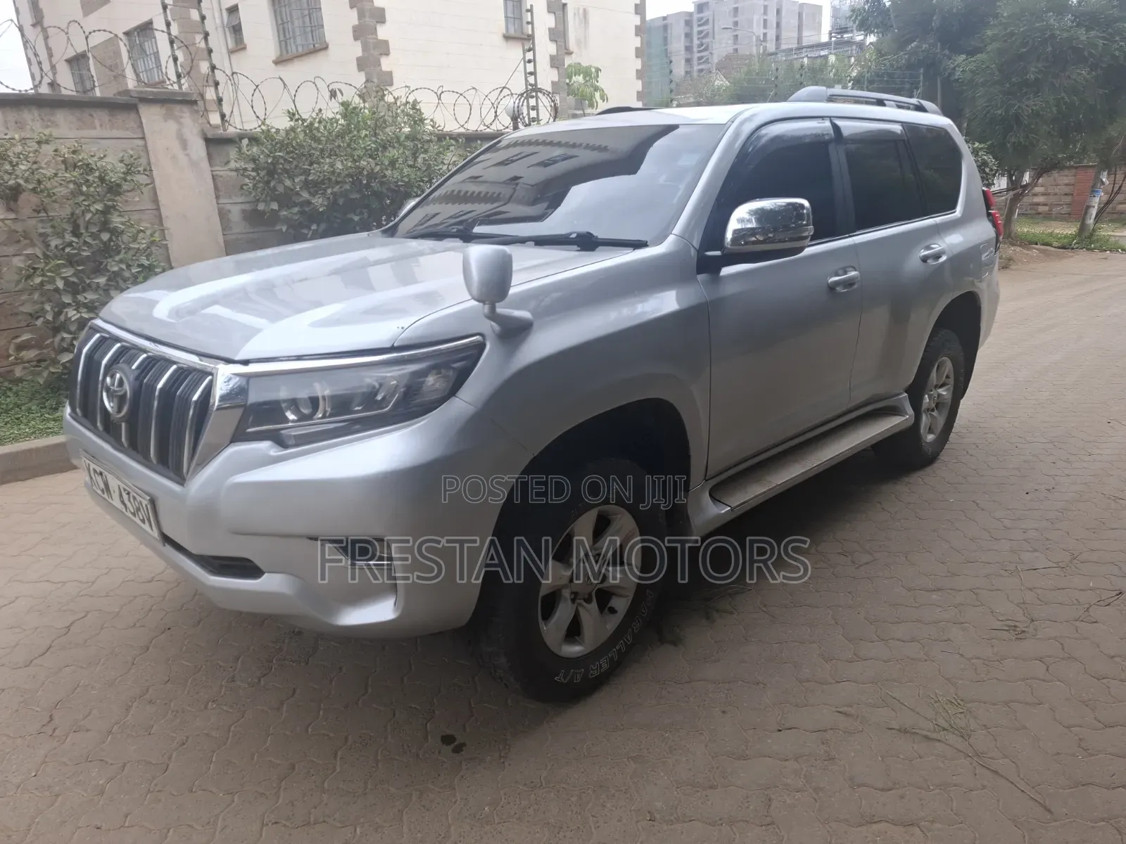 Toyota Land Cruiser Prado 2012 Silver