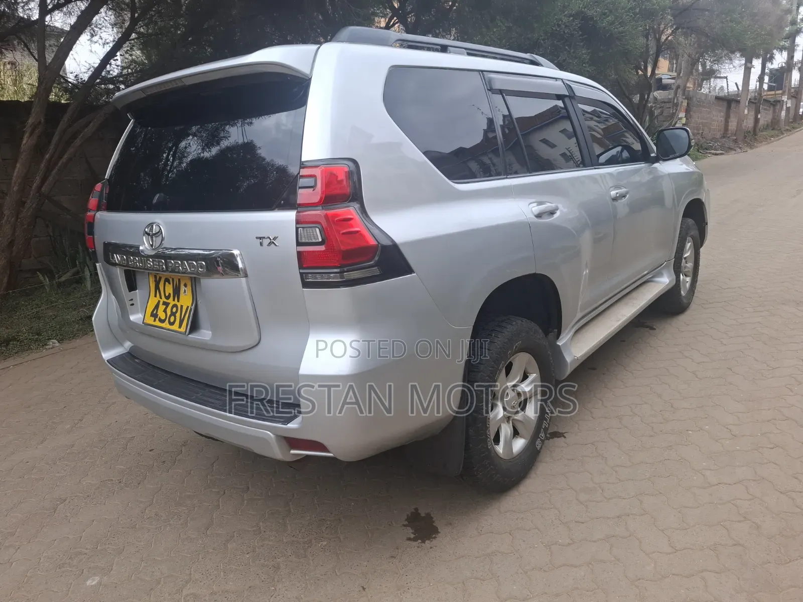Toyota Land Cruiser Prado 2012 Silver