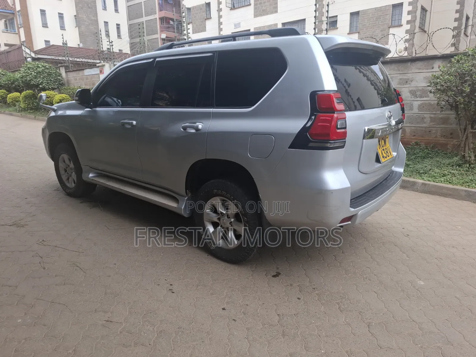 Toyota Land Cruiser Prado 2012 Silver