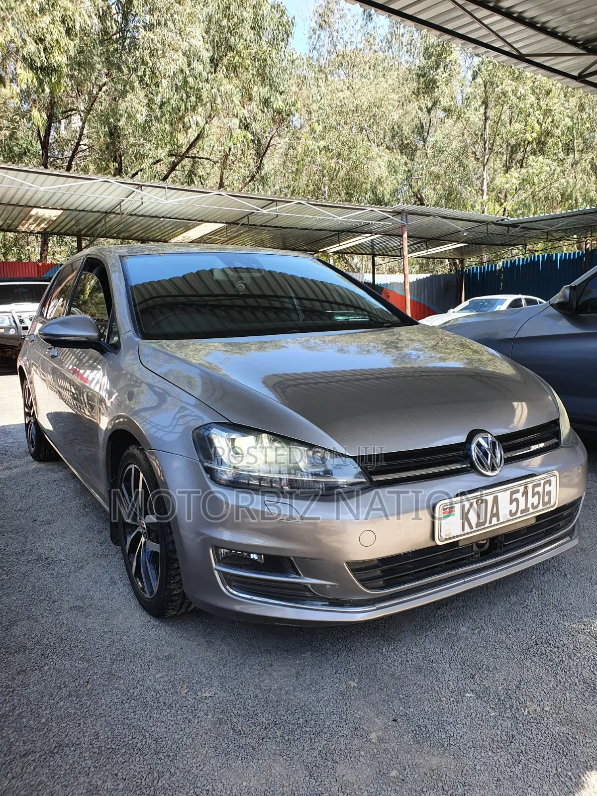 Volkswagen Golf 2013 Gold