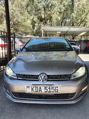 Volkswagen Golf 2013 Gold
