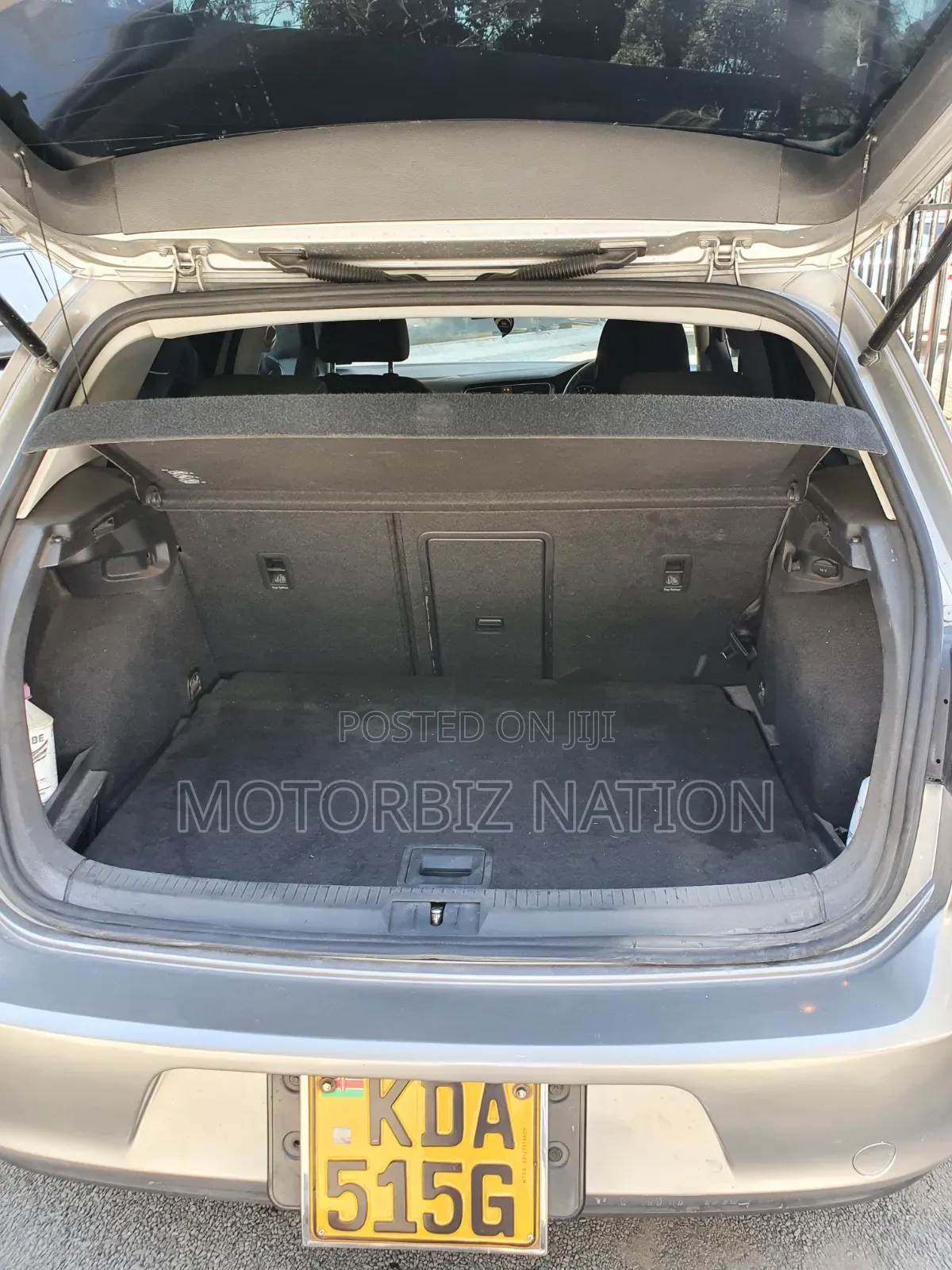 Volkswagen Golf 2013 Gold