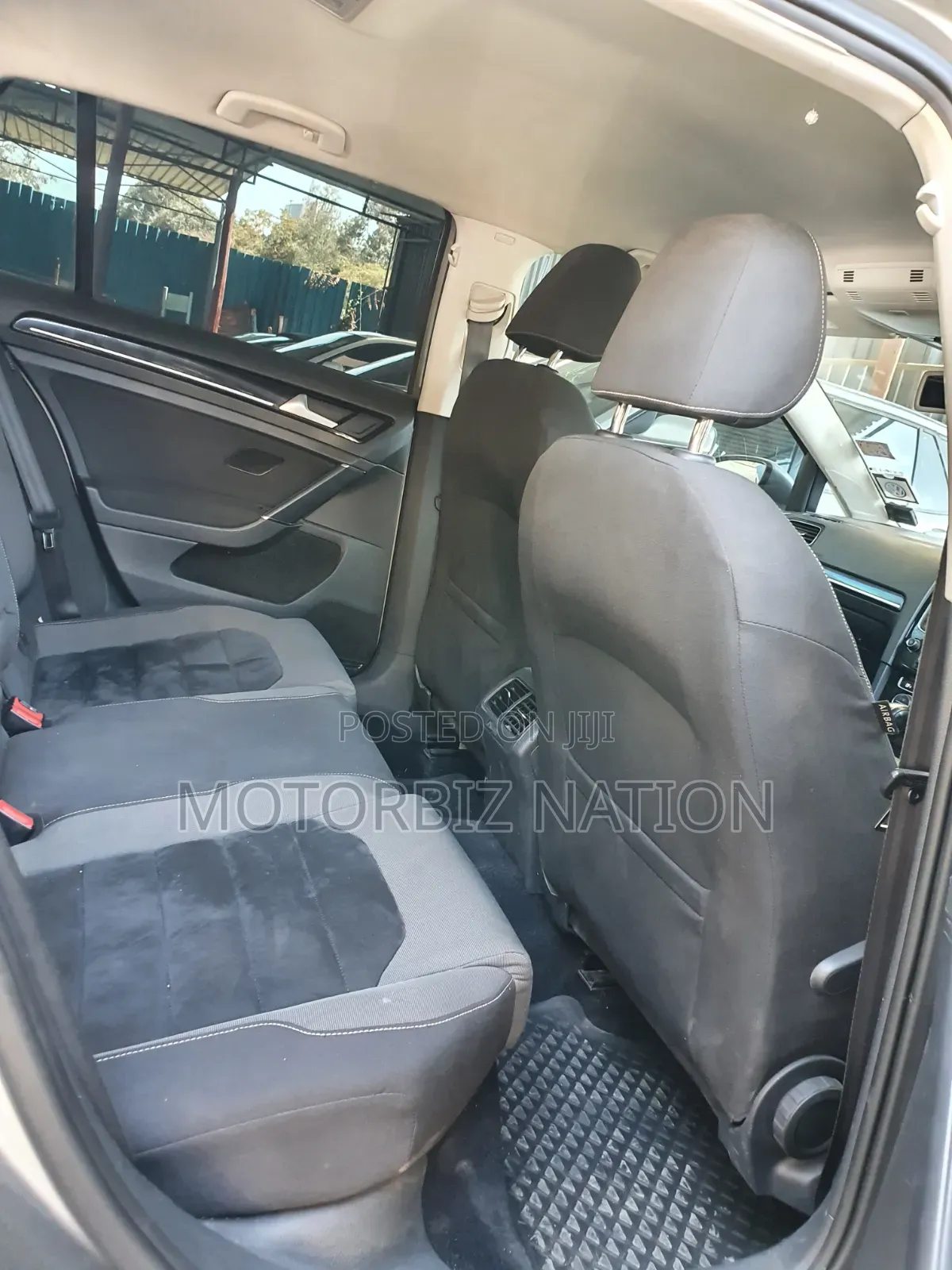 Volkswagen Golf 2013 Gold