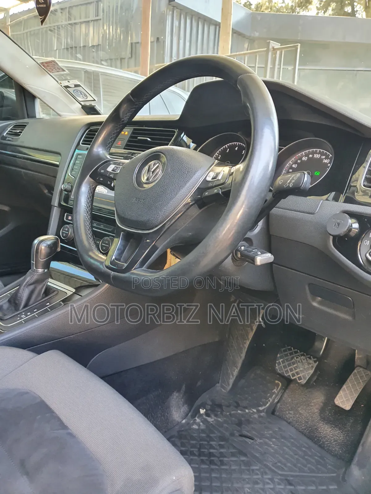 Volkswagen Golf 2013 Gold
