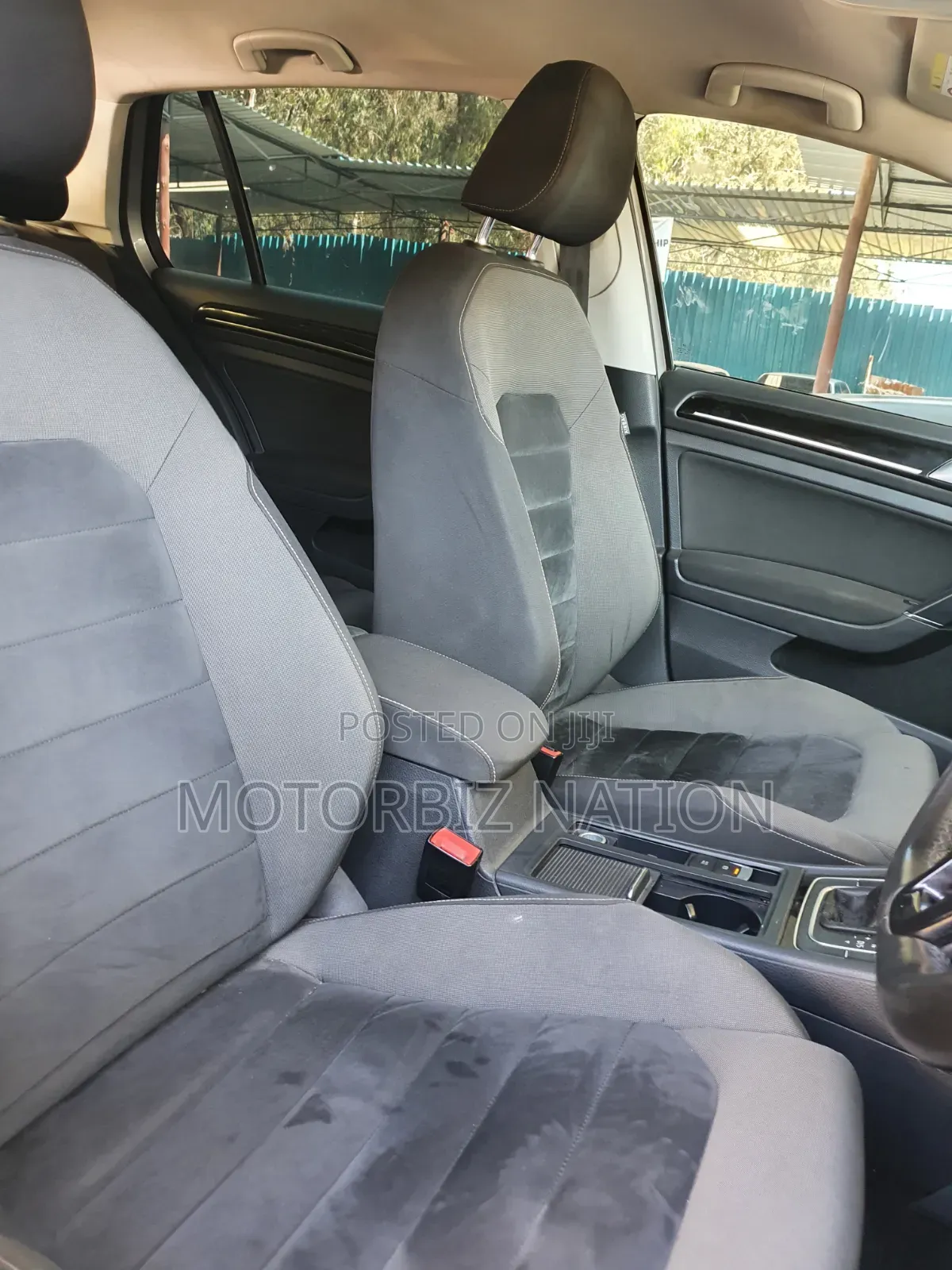 Volkswagen Golf 2013 Gold
