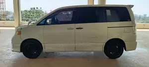 Toyota Voxy 2005 White