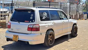 Subaru Forester 2001 White