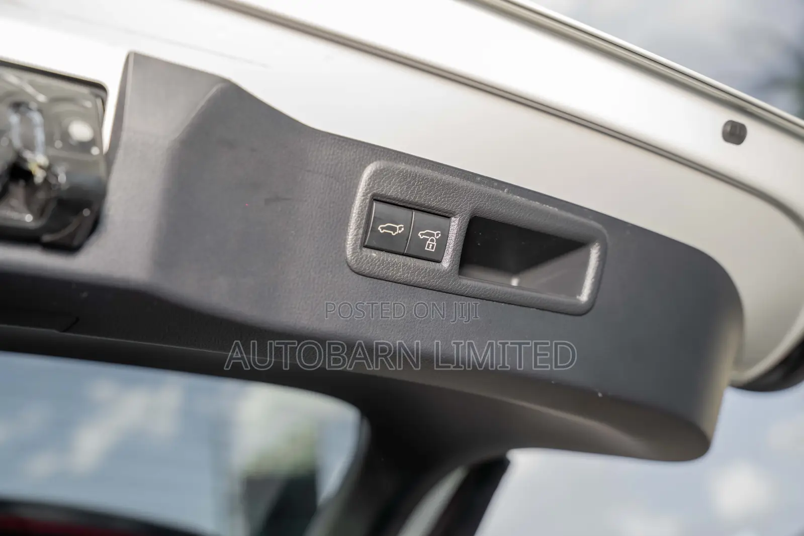 Toyota Harrier 2.5 Hybrid 4WD 2020 White