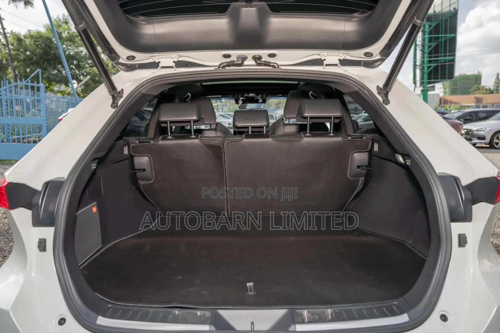 Toyota Harrier 2.5 Hybrid 4WD 2020 White