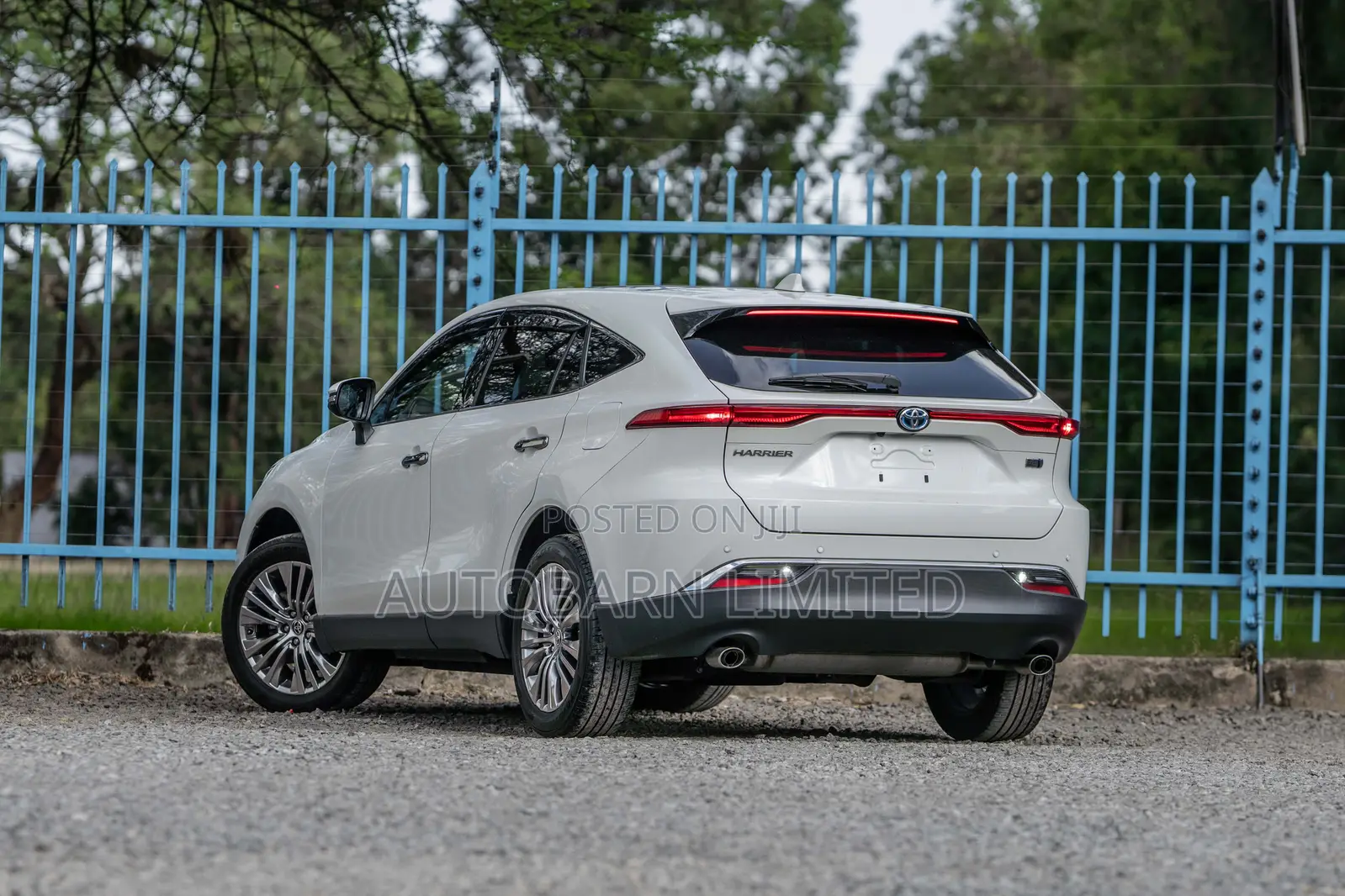 Toyota Harrier 2.5 Hybrid 4WD 2020 White