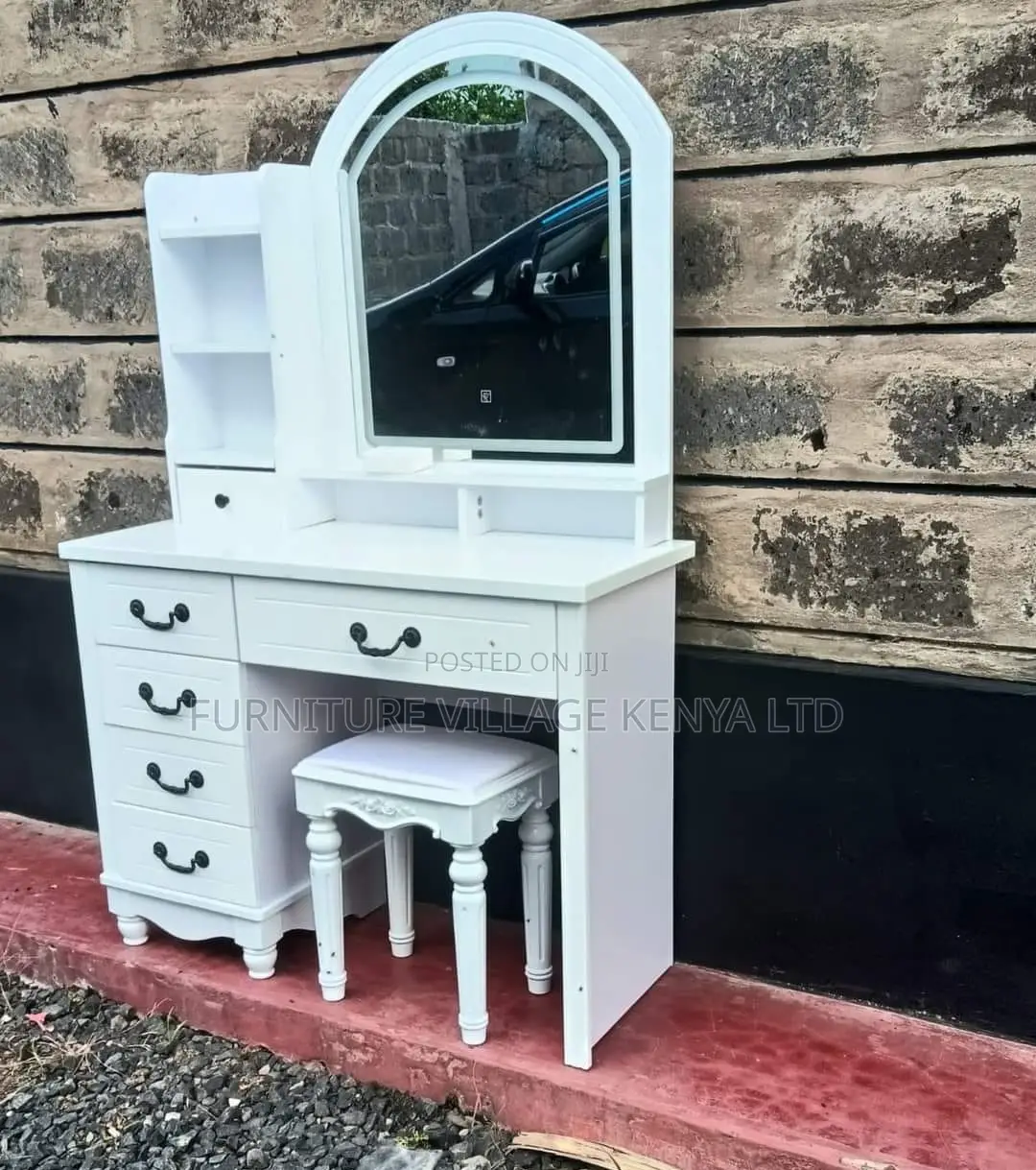 Dresser; Lighted Bedroom Dressing Table With Storage