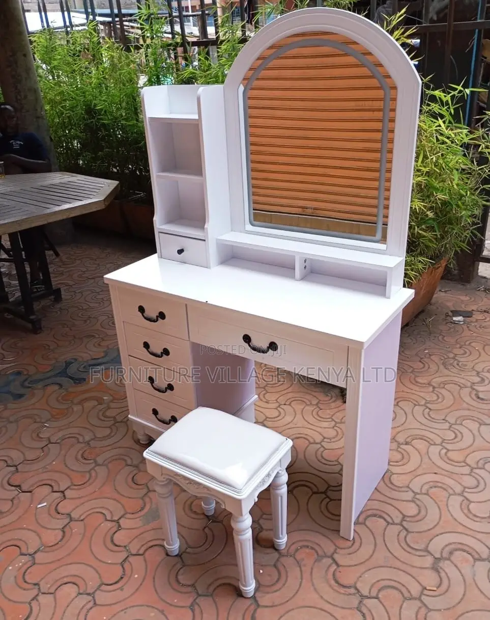 Dresser; Lighted Bedroom Dressing Table With Storage