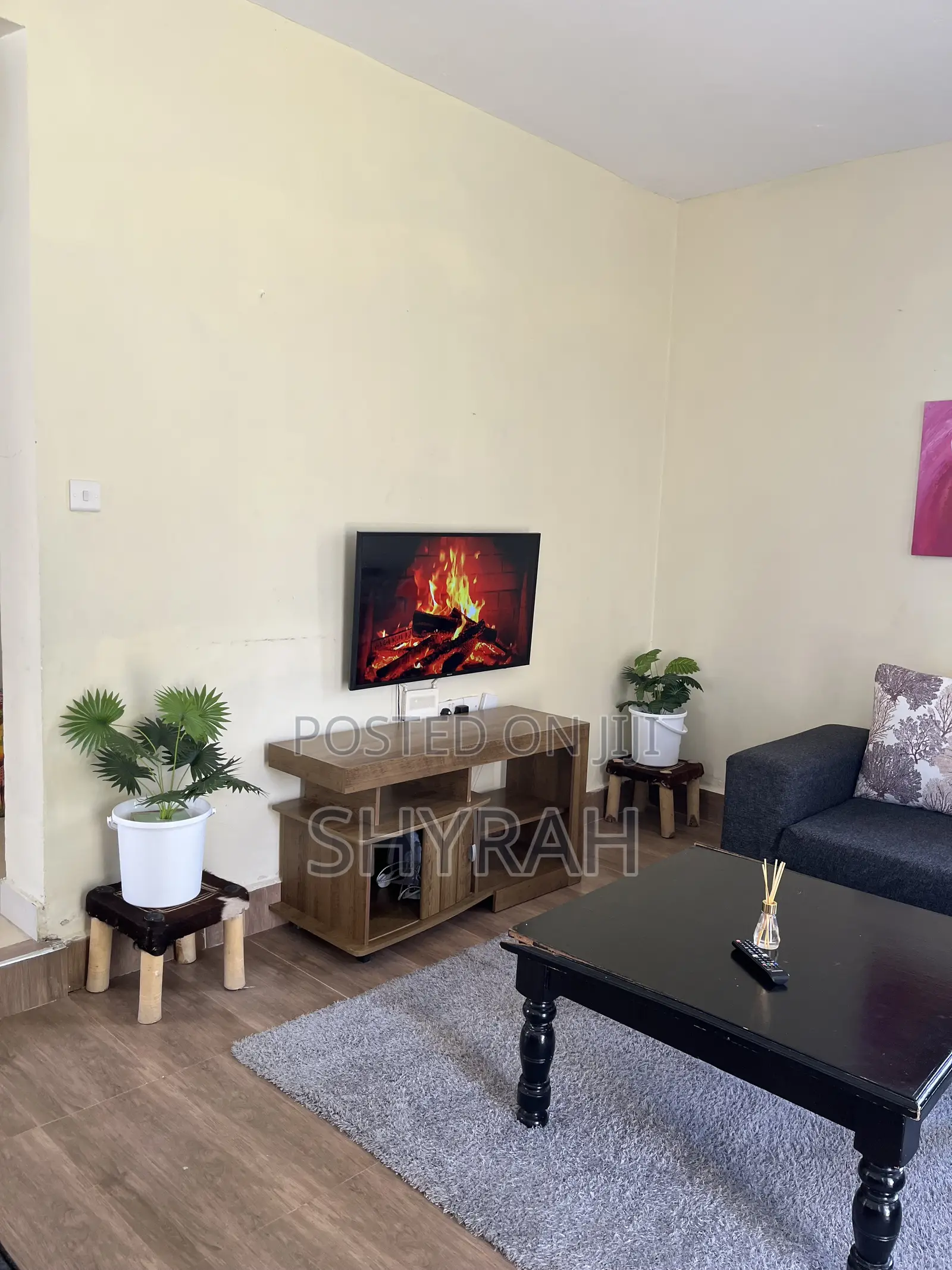 Airbnb 4 Bedroom Villa With a Pool and Lake Accesss
