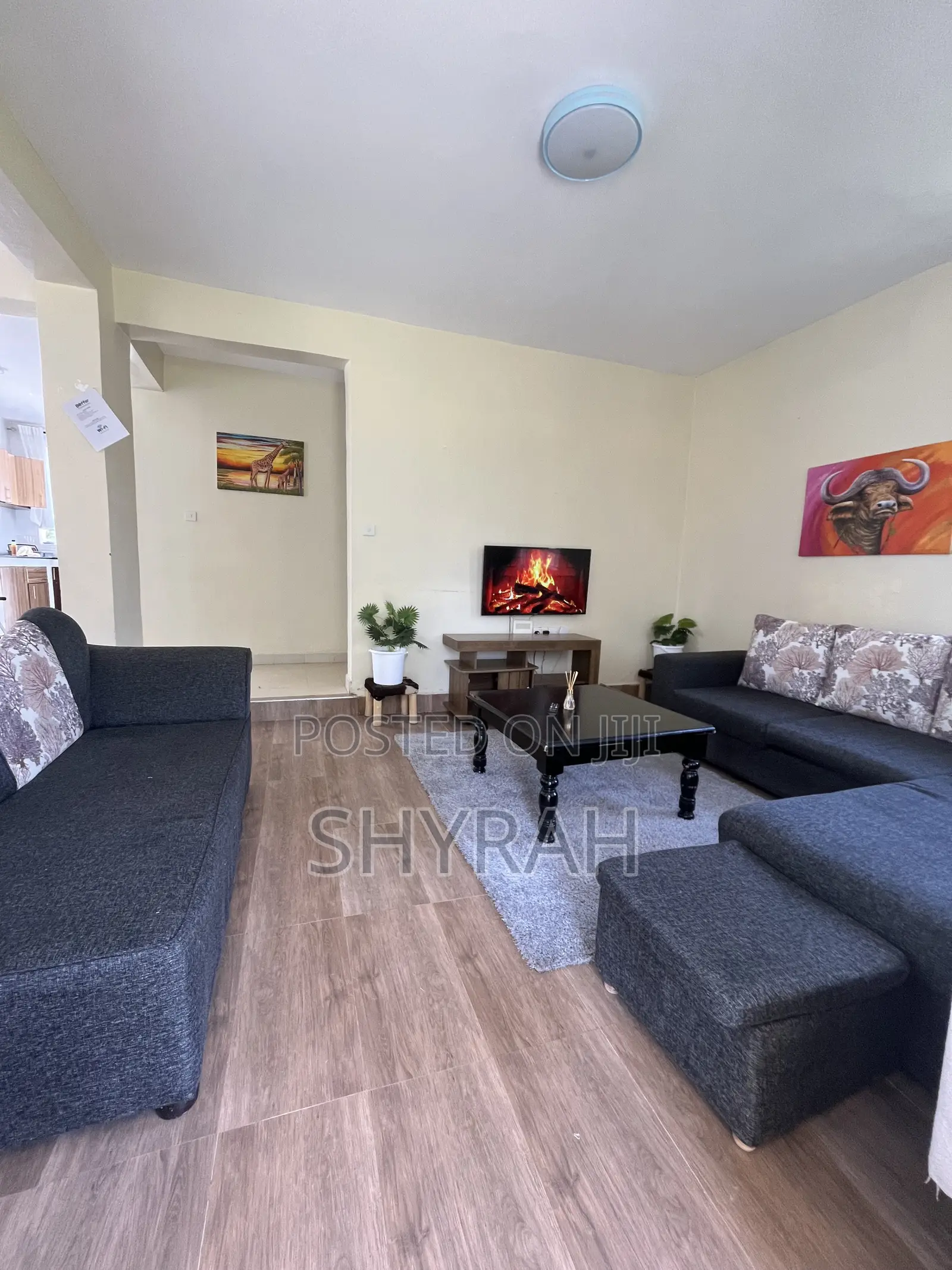 Airbnb 4 Bedroom Villa With a Pool and Lake Accesss