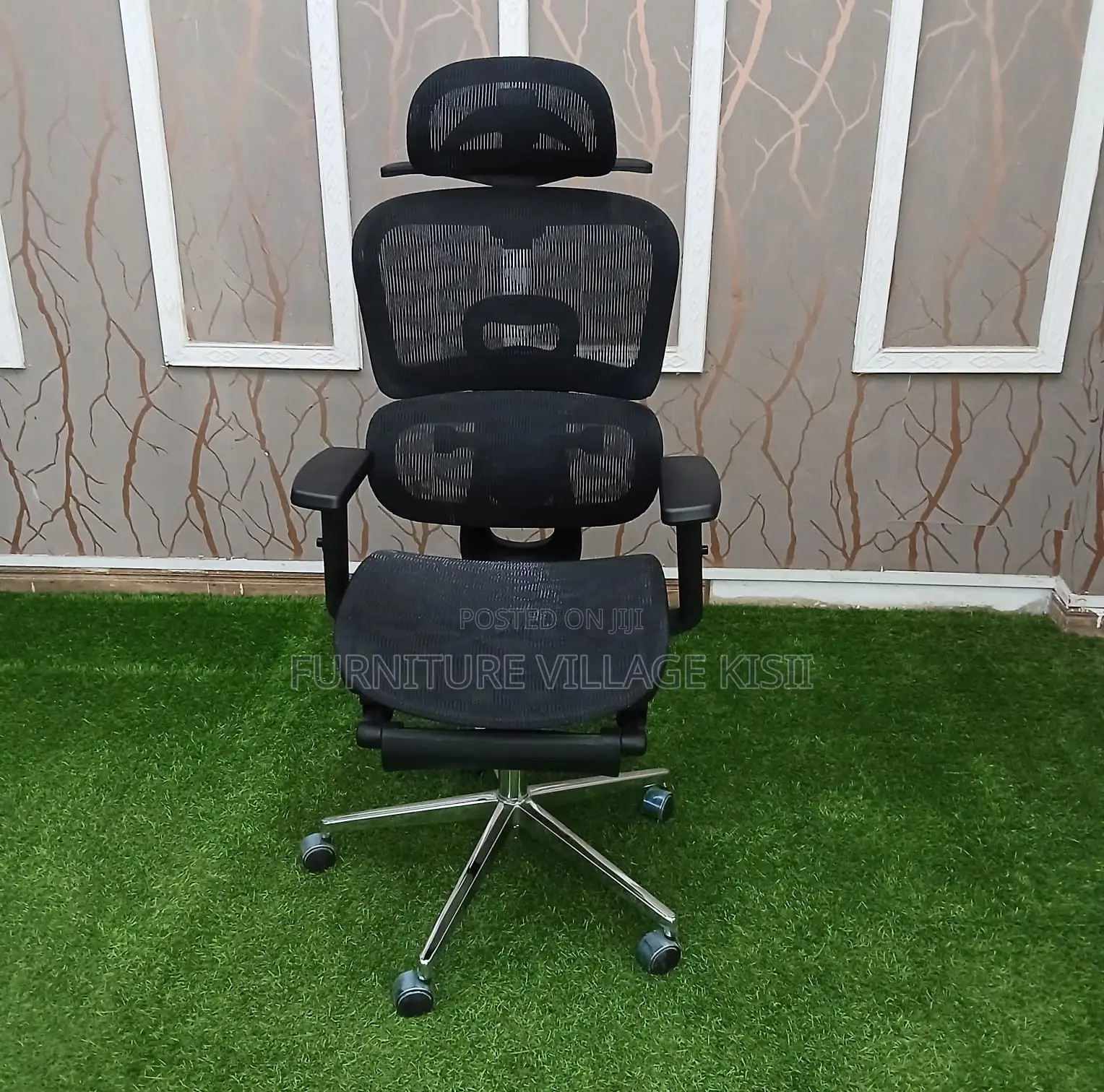 Office Chair: Ergonomic Mesh Chair