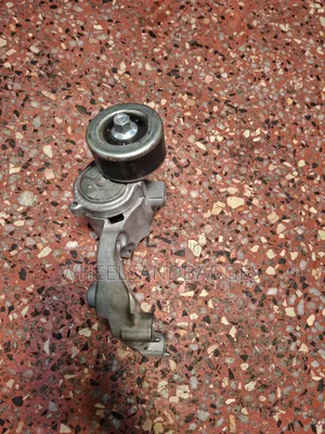 4GR (2wd)Belt Tensioner