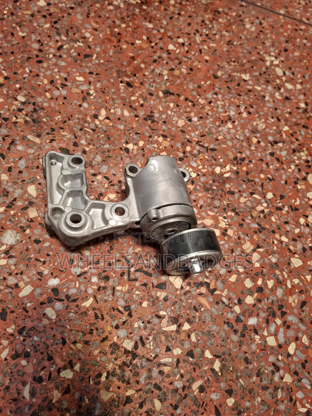 4GR (2wd)Belt Tensioner
