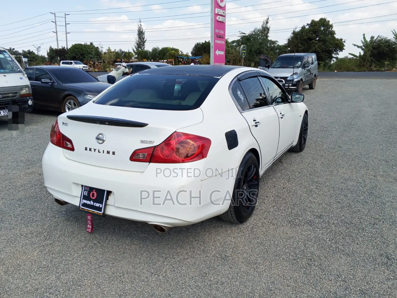Nissan Skyline 2012 White