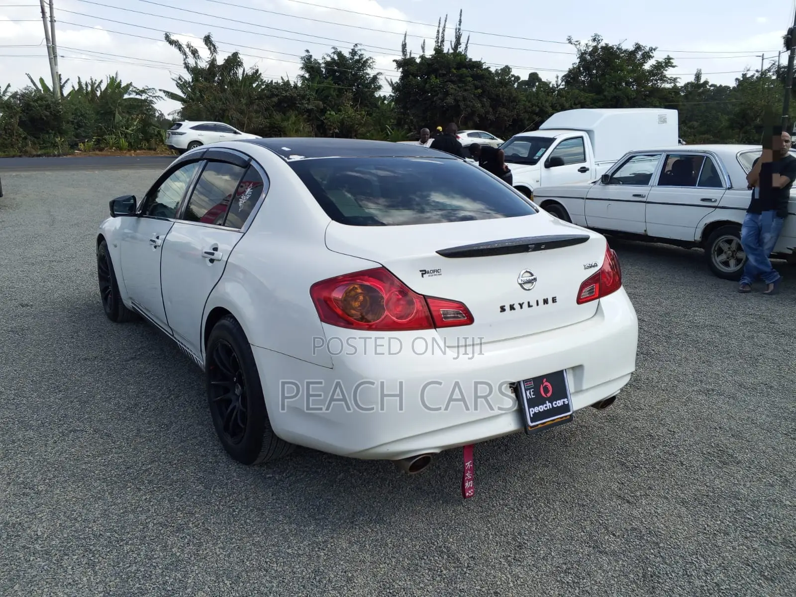 Nissan Skyline 2012 White