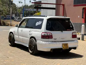 Subaru Forester 2001 White