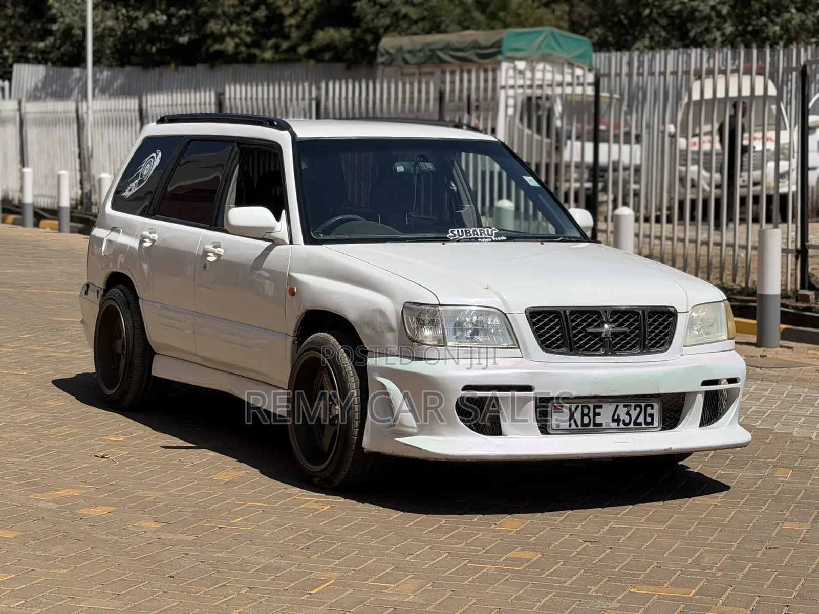 Subaru Forester 2001 White