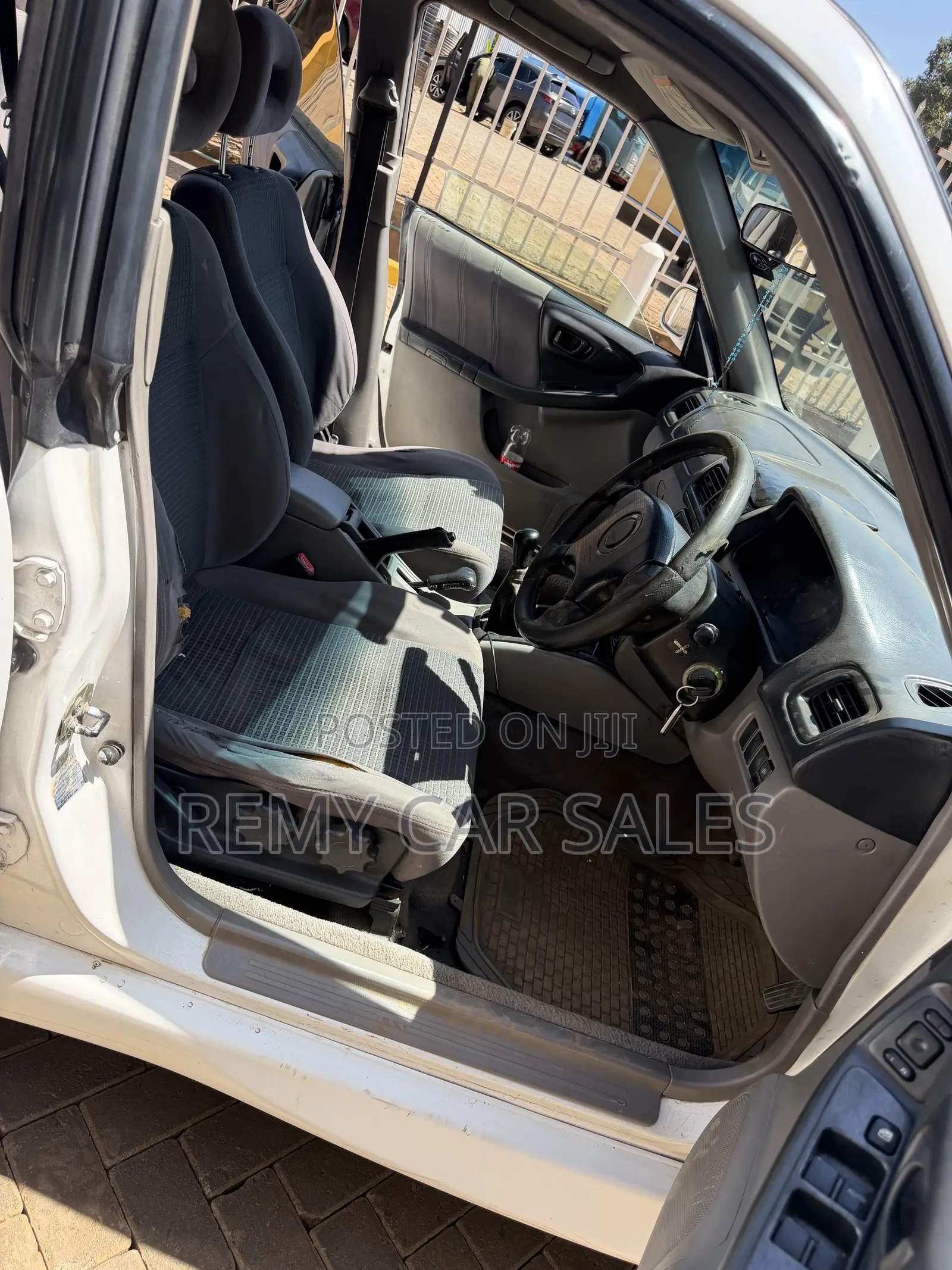 Subaru Forester 2001 White