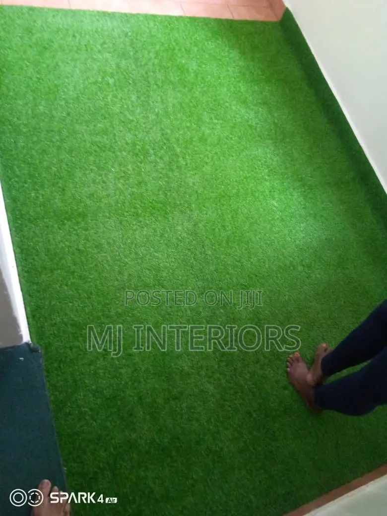 Artificial Grass Carpet for Beautiful Gardens Modern Compounds