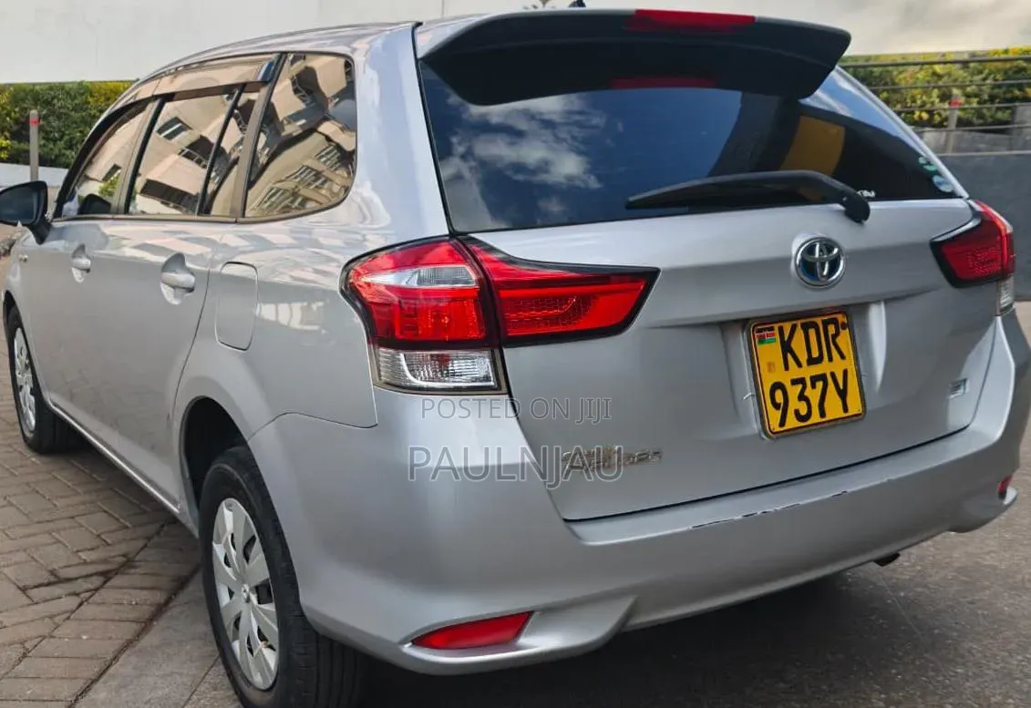 Toyota Corolla Fielder 2017