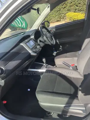 Toyota Corolla Fielder 1.5 Hybrid FWD 2020 Silver