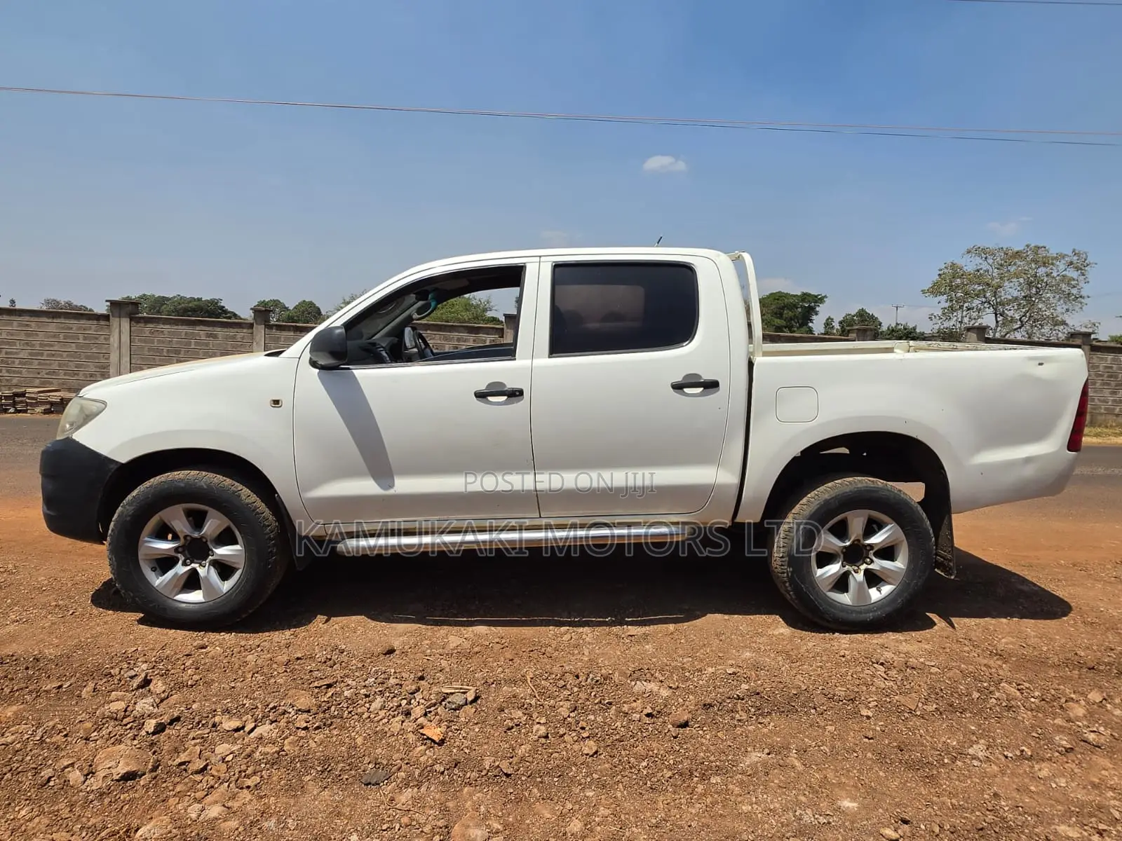 Toyota Hilux 2.5 D-4D 4X4 SRX 2010 White