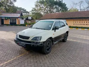Toyota Harrier 2000 White