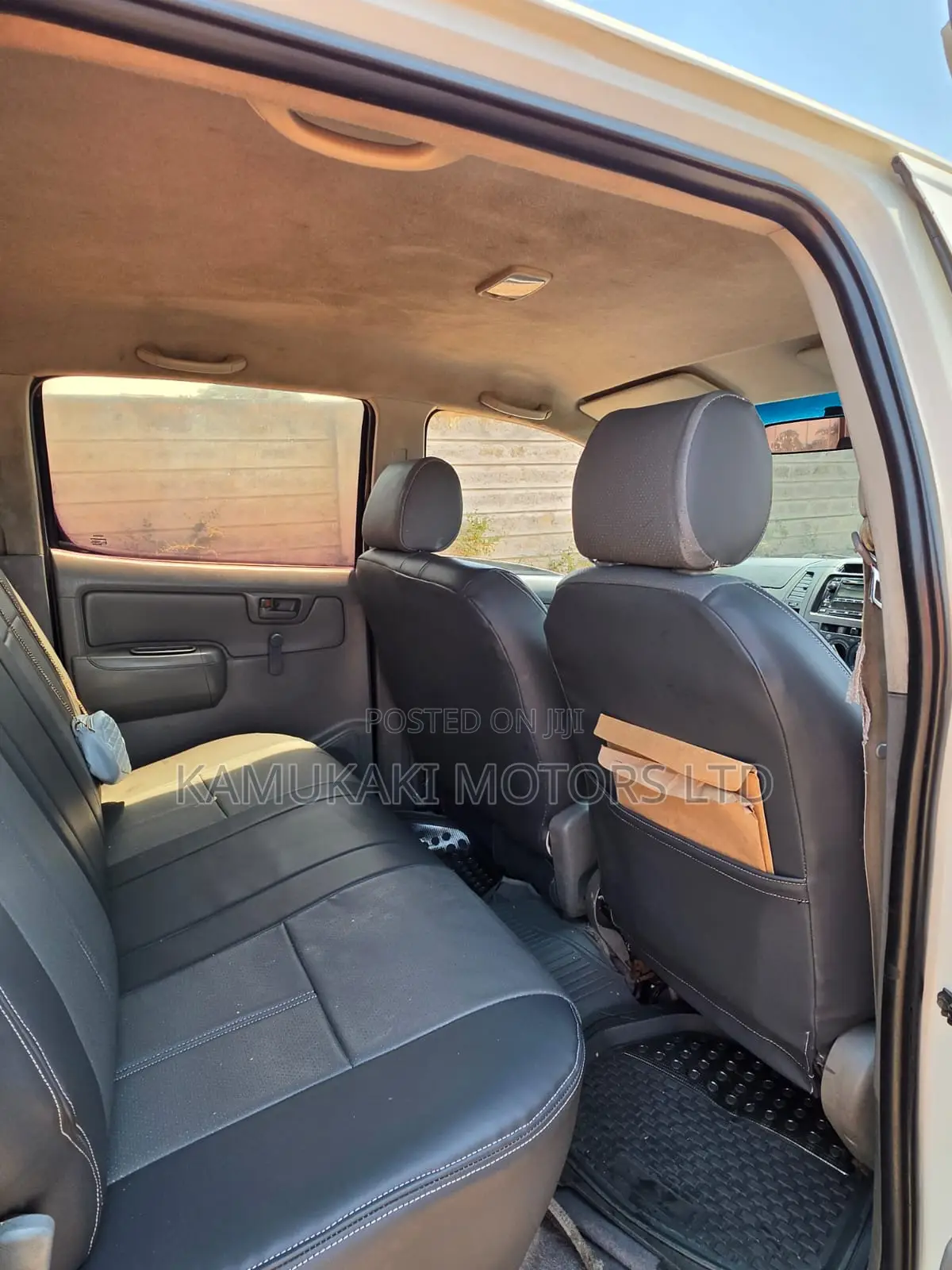 Toyota Hilux 2.5 D-4D 4X4 SRX 2010 White