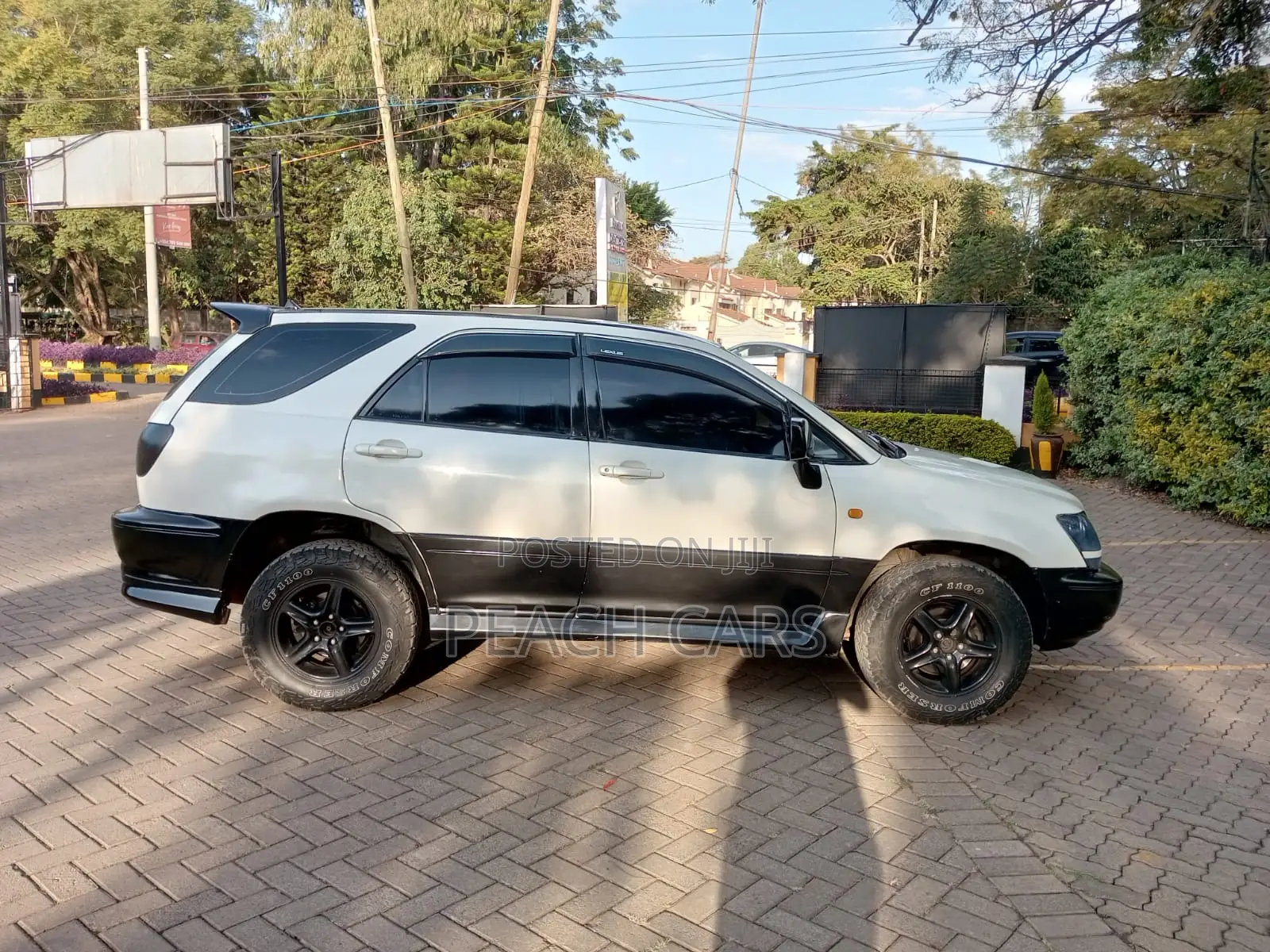 Toyota Harrier 2000 White