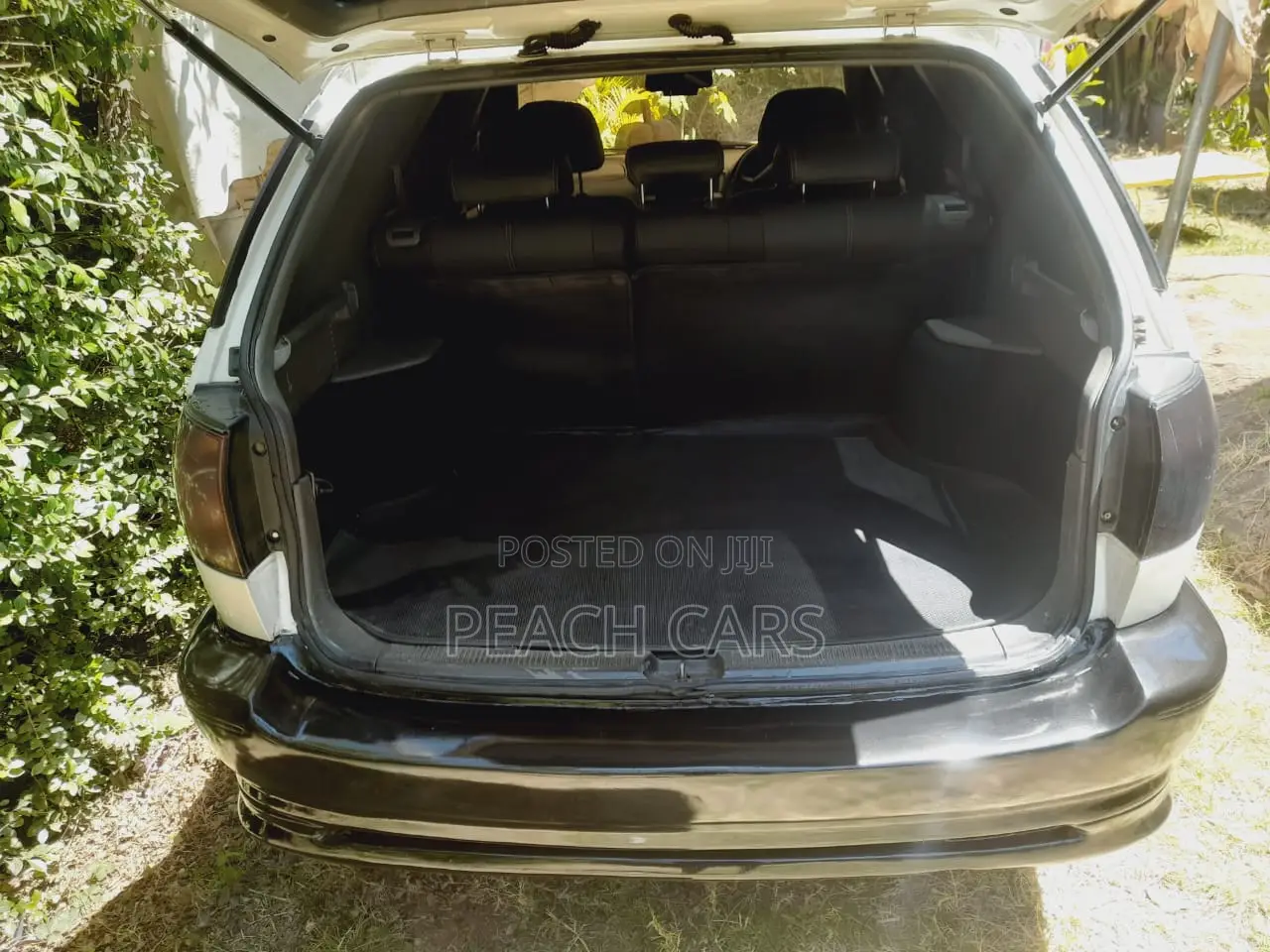 Toyota Harrier 2000 White