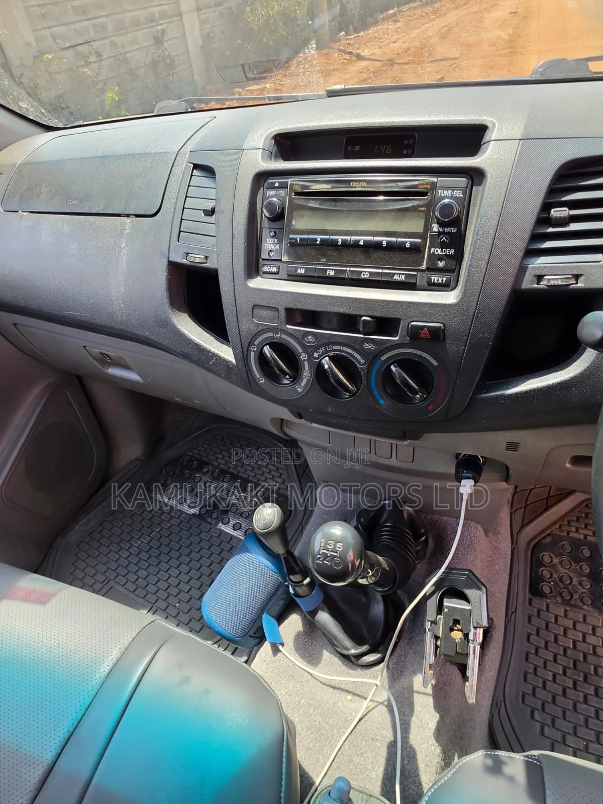 Toyota Hilux 2.5 D-4D 4X4 SRX 2010 White