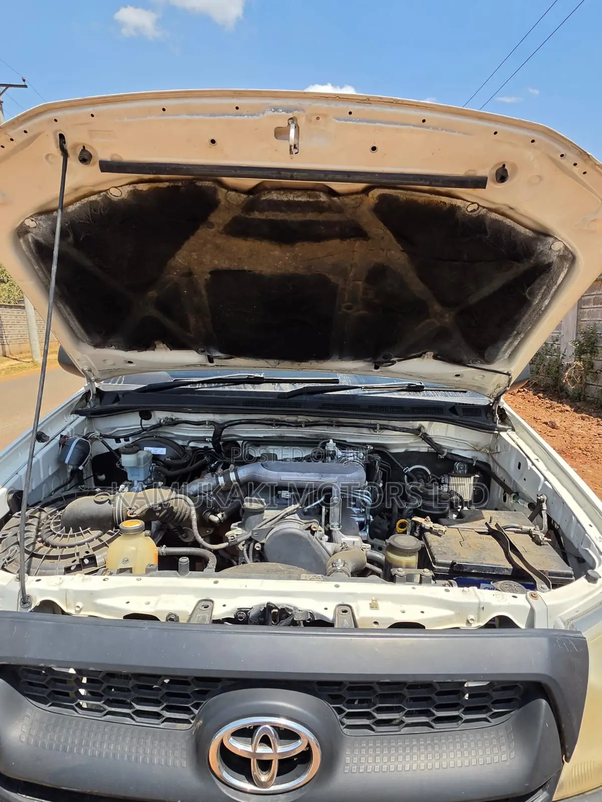 Toyota Hilux 2.5 D-4D 4X4 SRX 2010 White