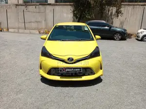 Toyota Vitz 2015 Yellow