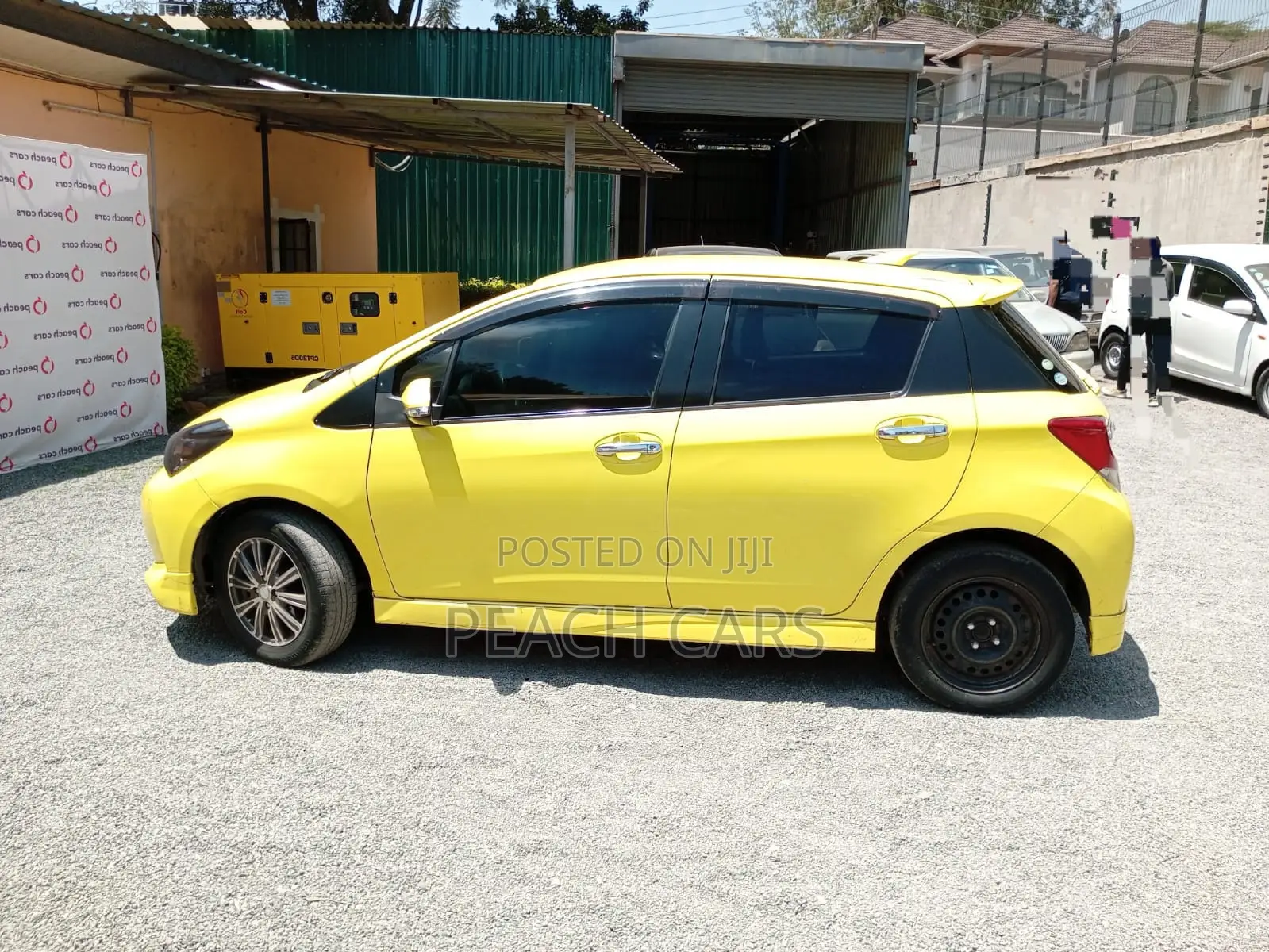 Toyota Vitz 2015 Yellow