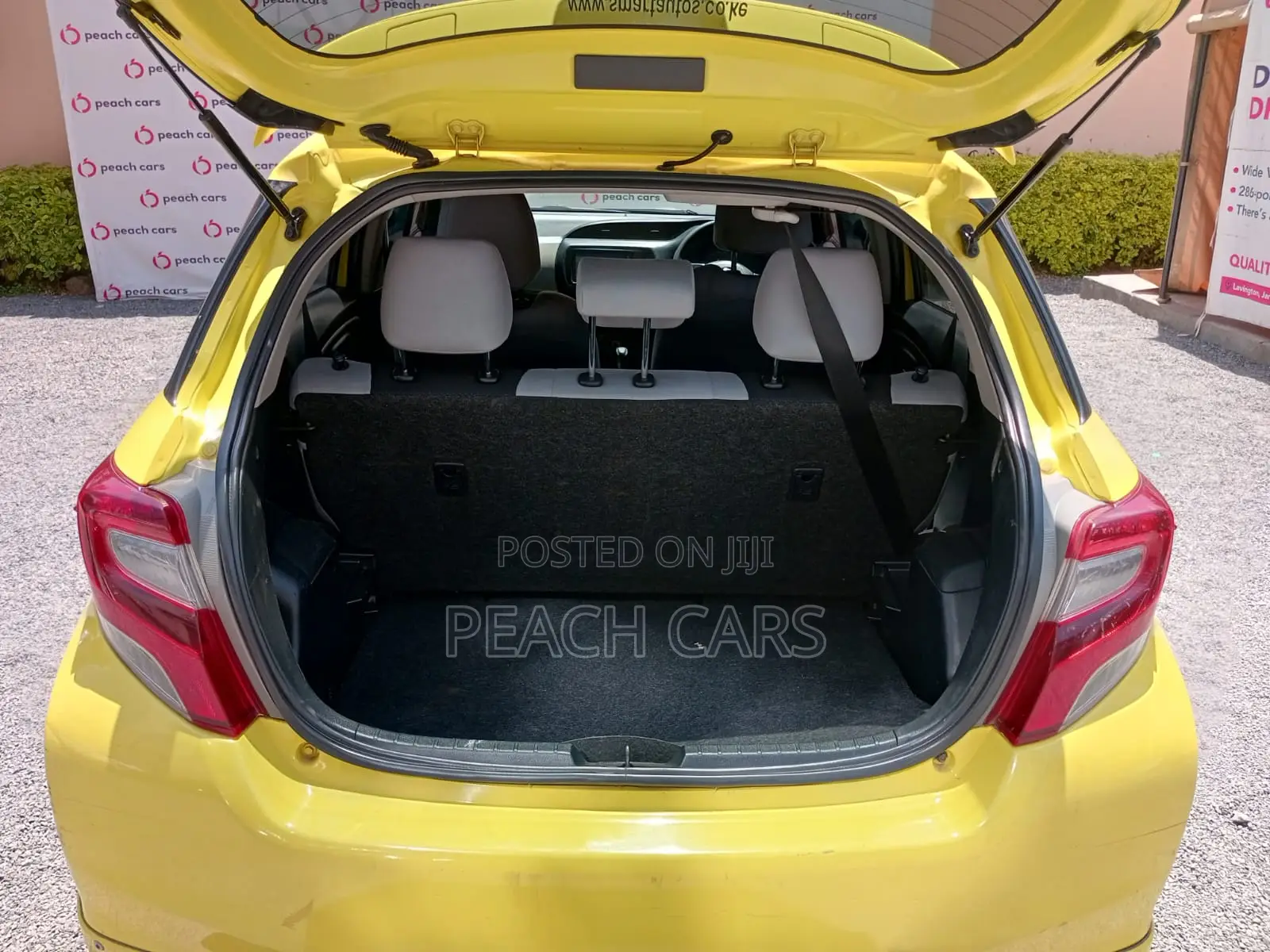 Toyota Vitz 2015 Yellow