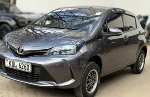 Toyota Vitz 2015 Gray