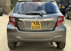 Toyota Vitz 2015 Gray