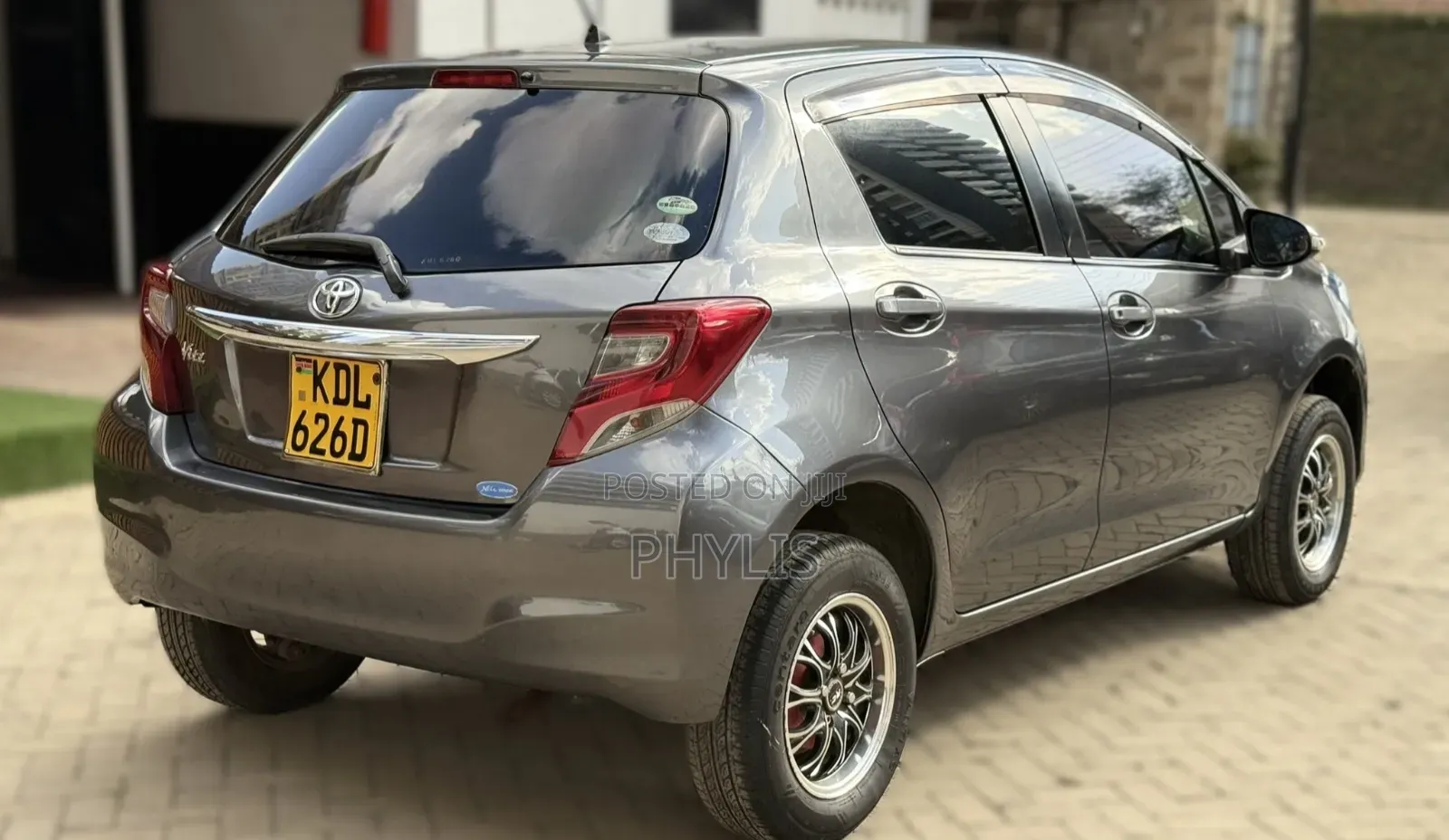 Toyota Vitz 2015 Gray