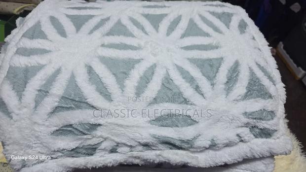 6*6 Throw Blankets Very Warm at Ksh2099.