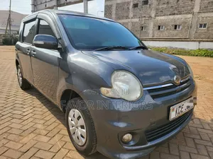 Toyota Sienta 2010 Black