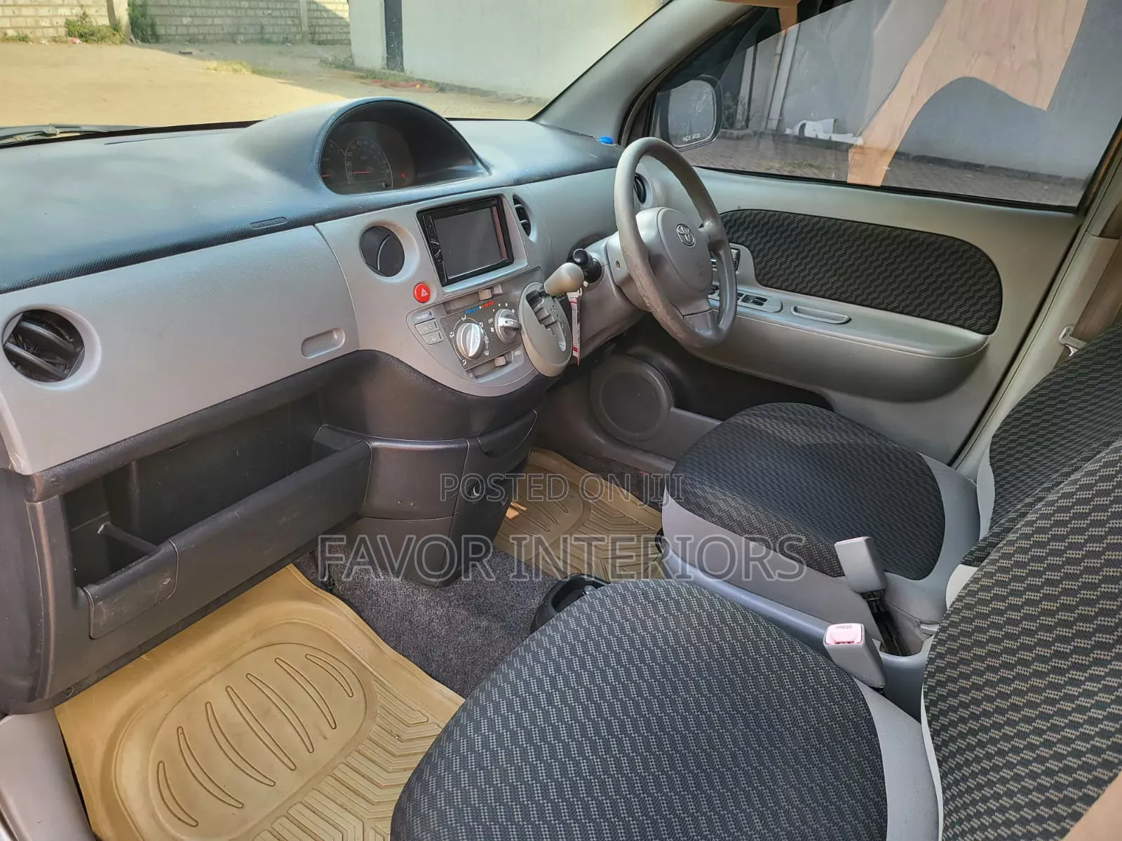 Toyota Sienta 2010 Black