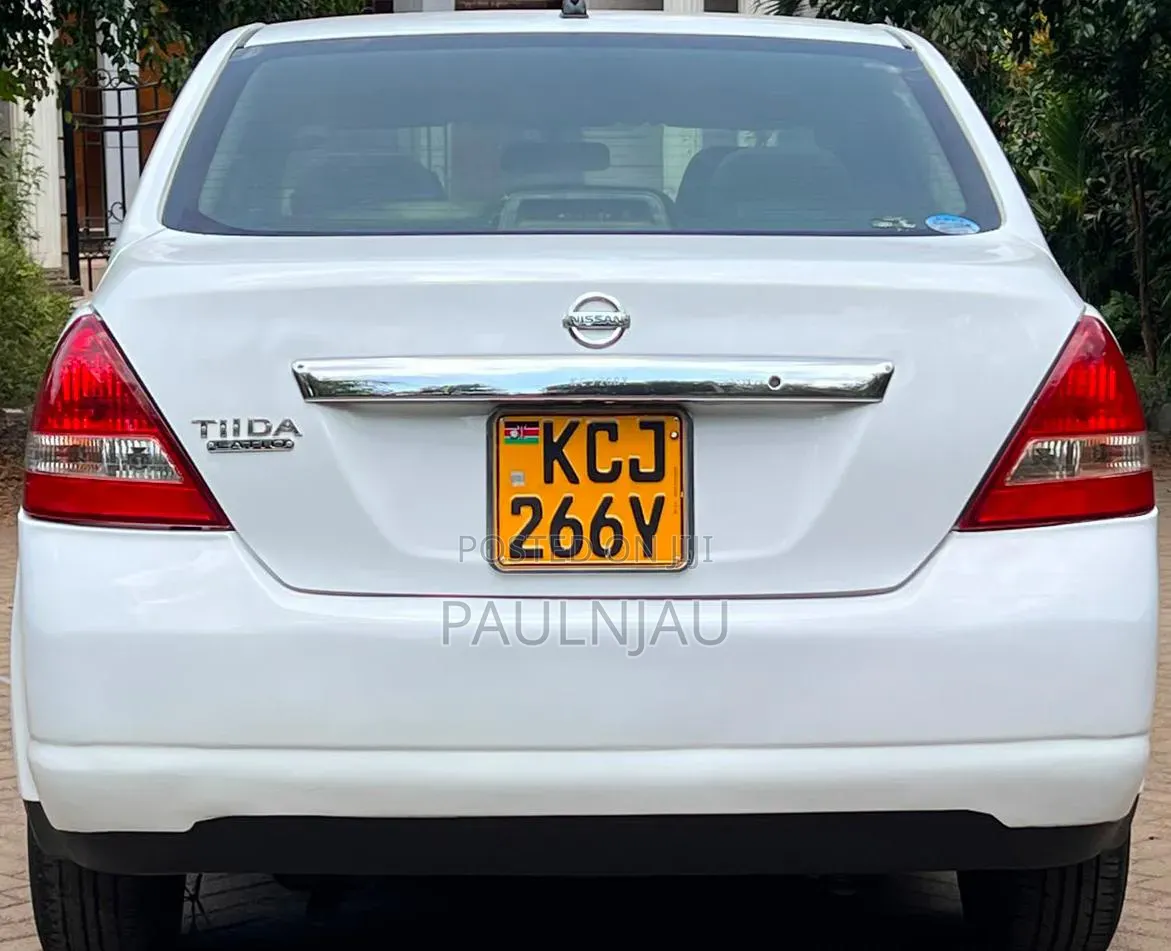 Nissan Tiida 2009 White